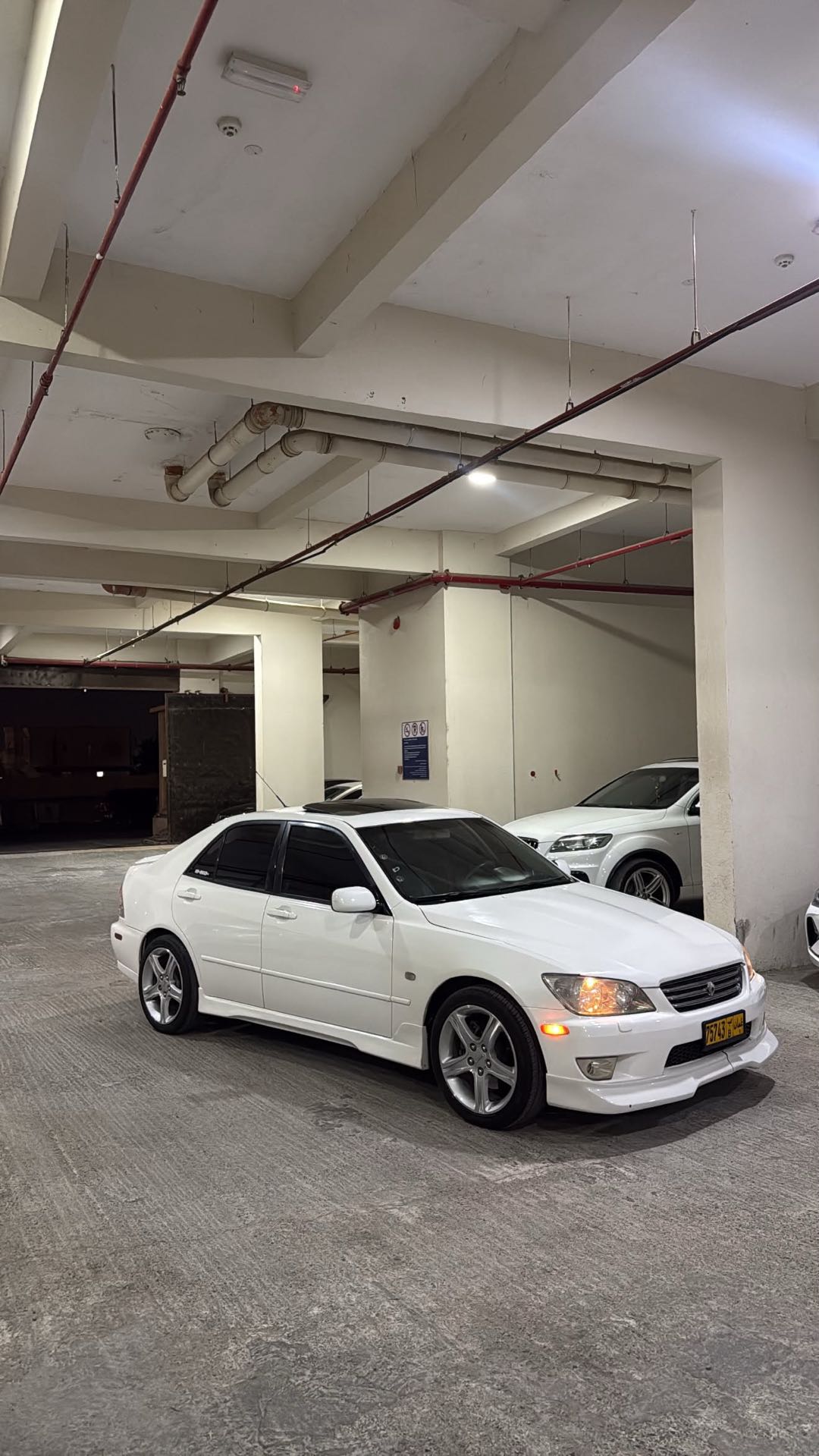 Car Image 2001 LEXUS IS 