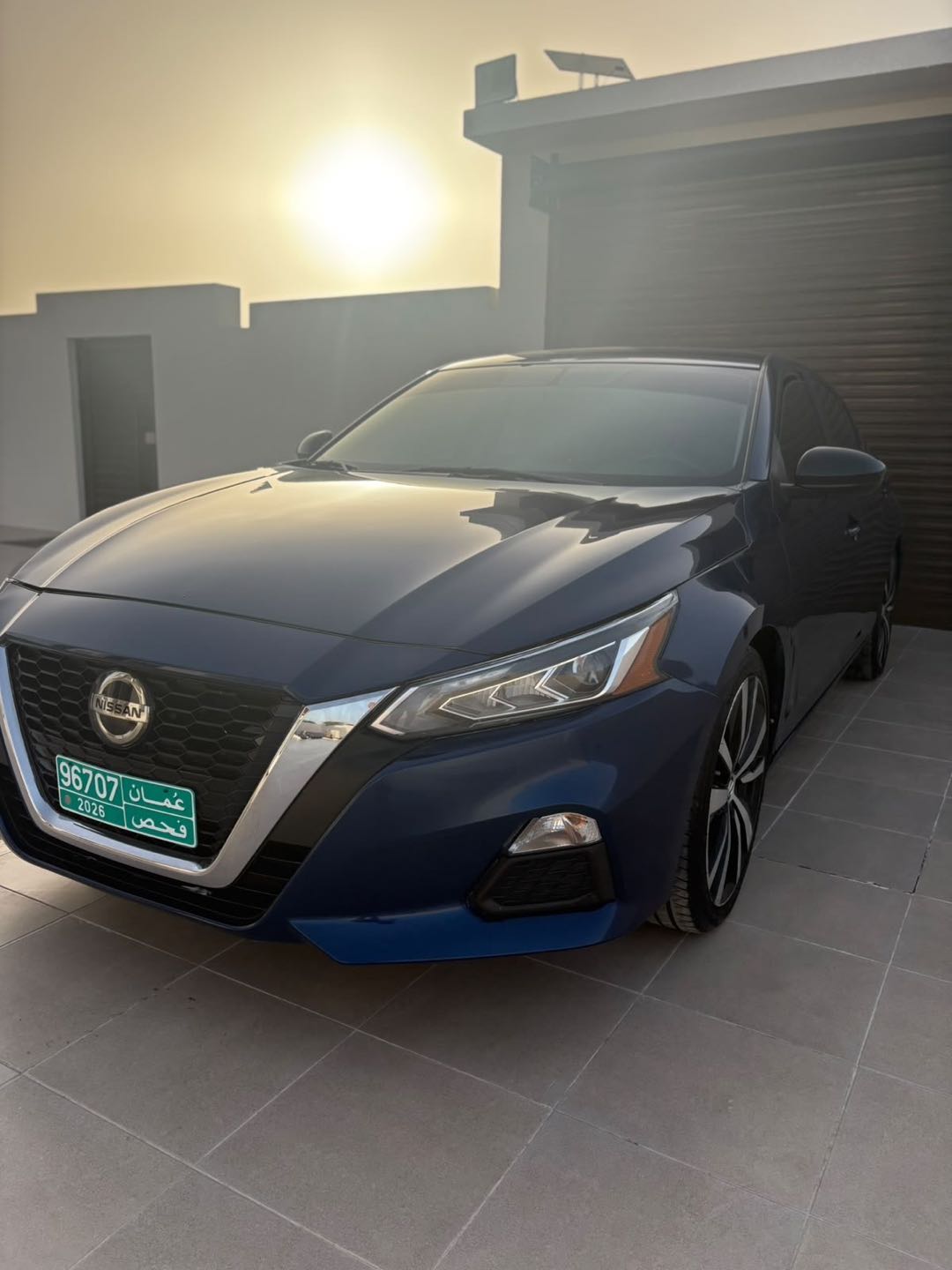 Car Image 2019 NISSAN ALTIMA SR