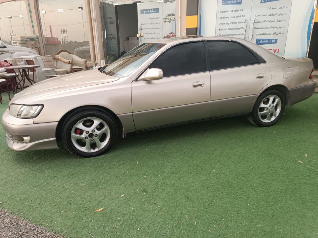 Car Image 1998 LEXUS ES 300