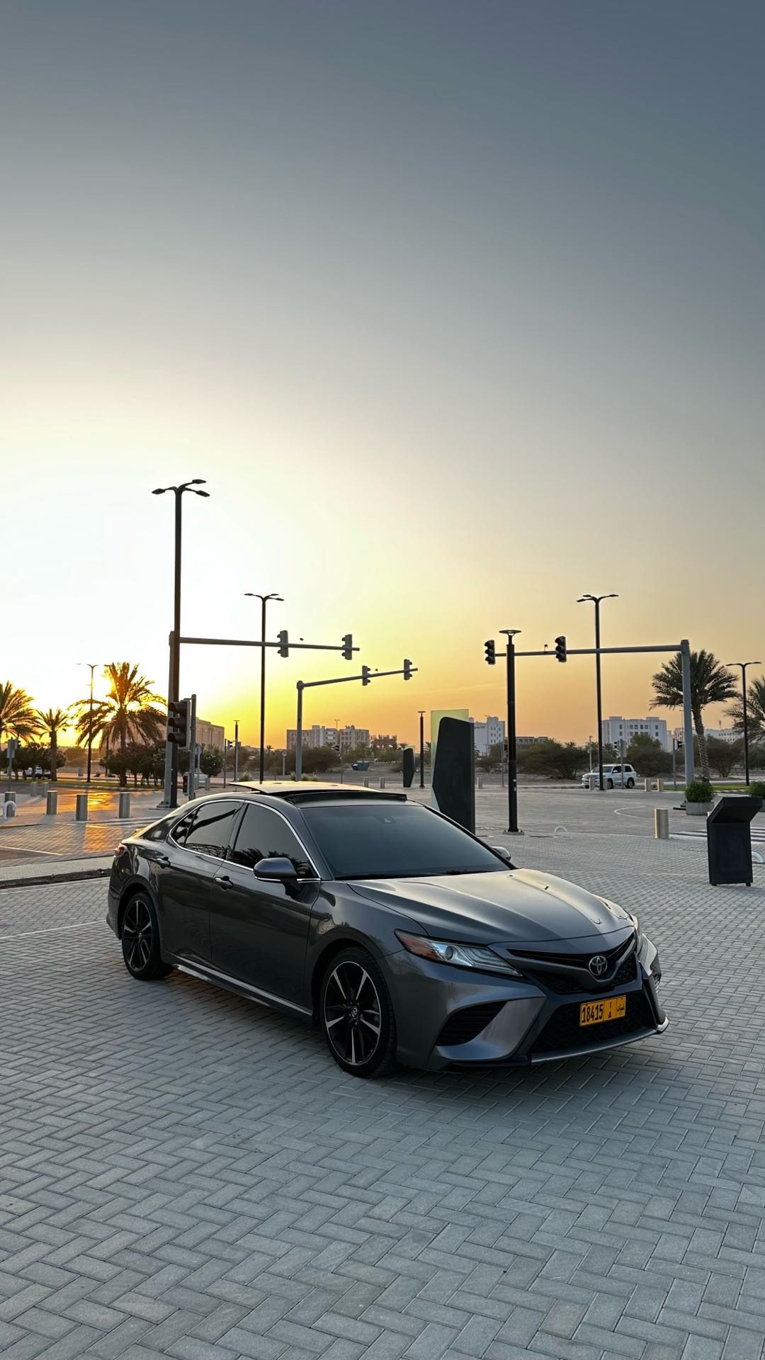 Car Image 2019 TOYOTA CAMRY XSE
