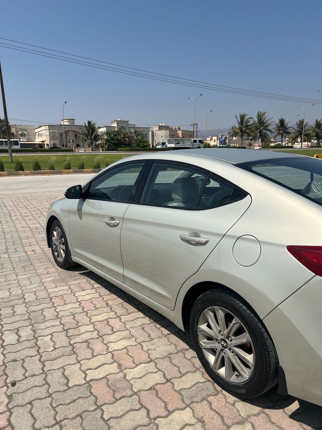 Car Image 2016 HYUNDAI ELANTRA GL