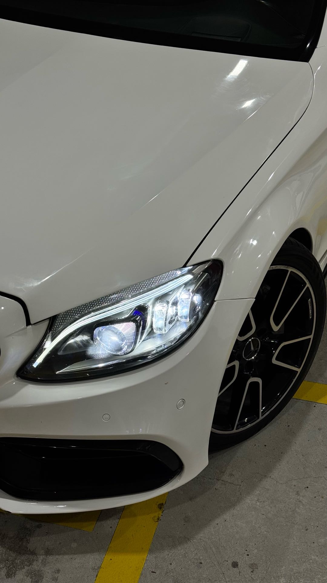 Car Image 2016 MERCEDES C Class 300