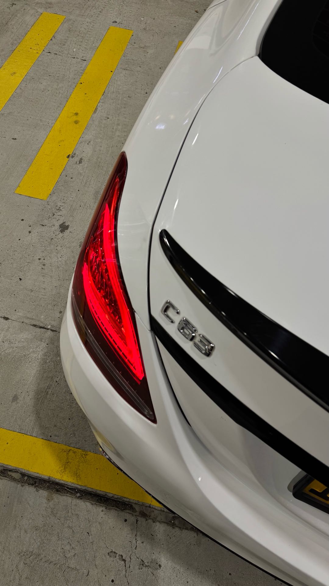Car Image 2016 MERCEDES C Class 300