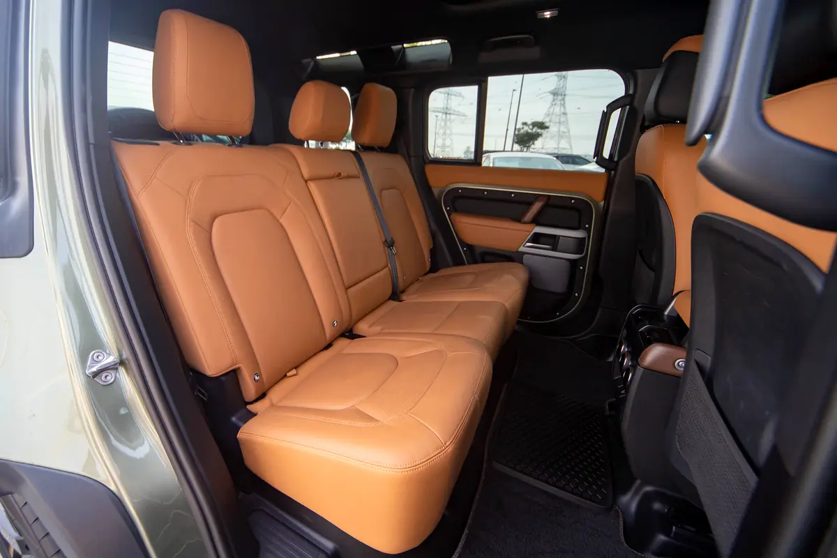 Car Image 2024 LAND ROVER DEFENDER 110 X