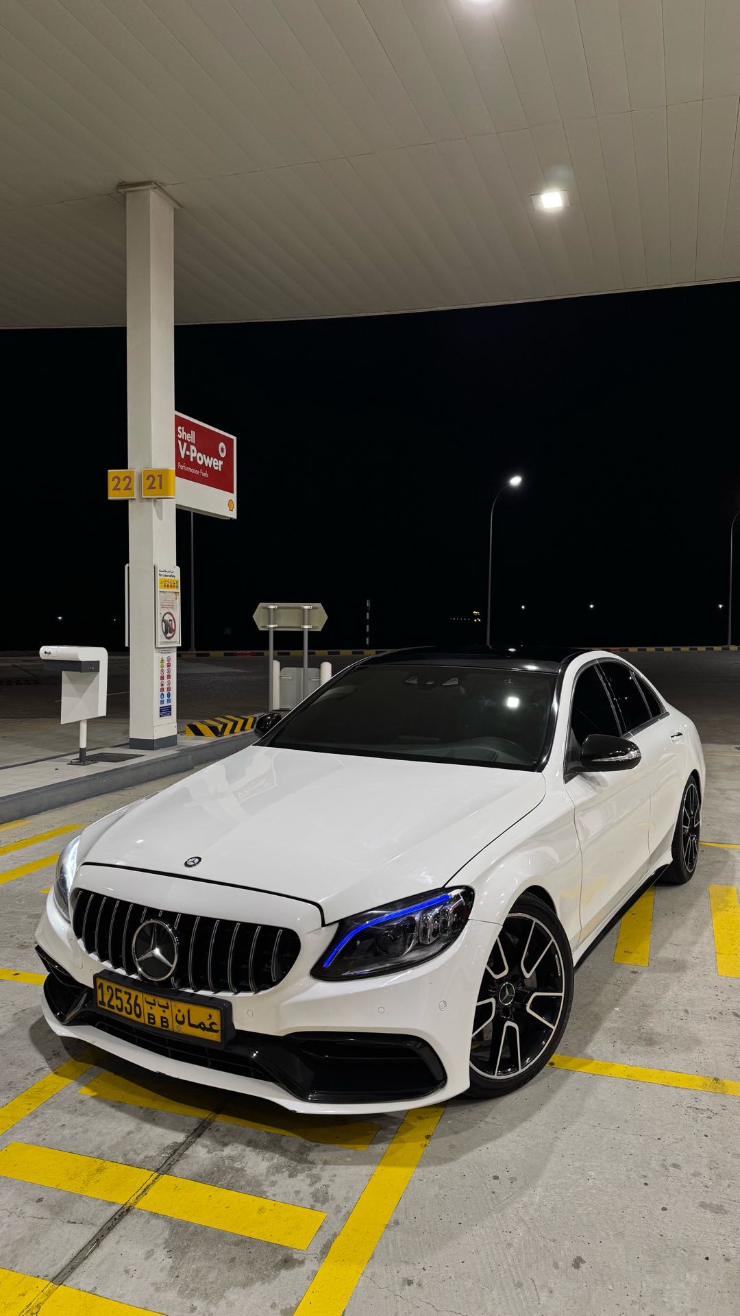 Car Image 2016 MERCEDES C Class 300