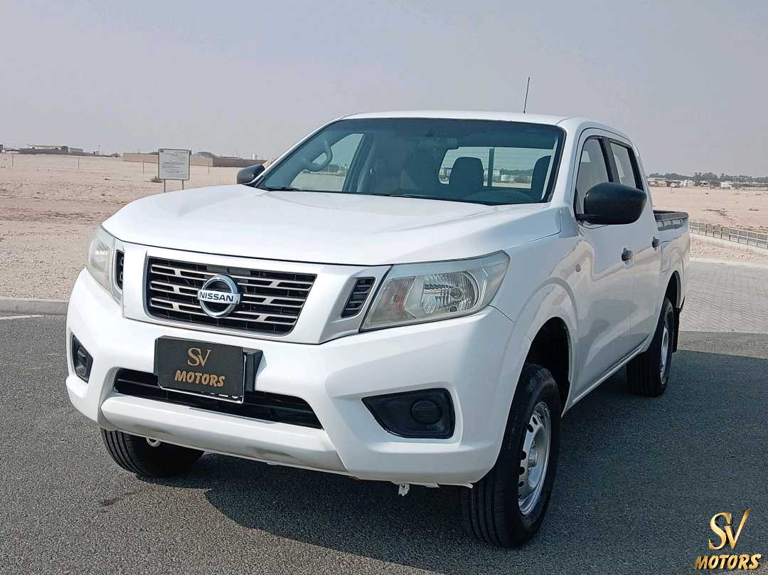 Car Image 2017 NISSAN NAVARA SE