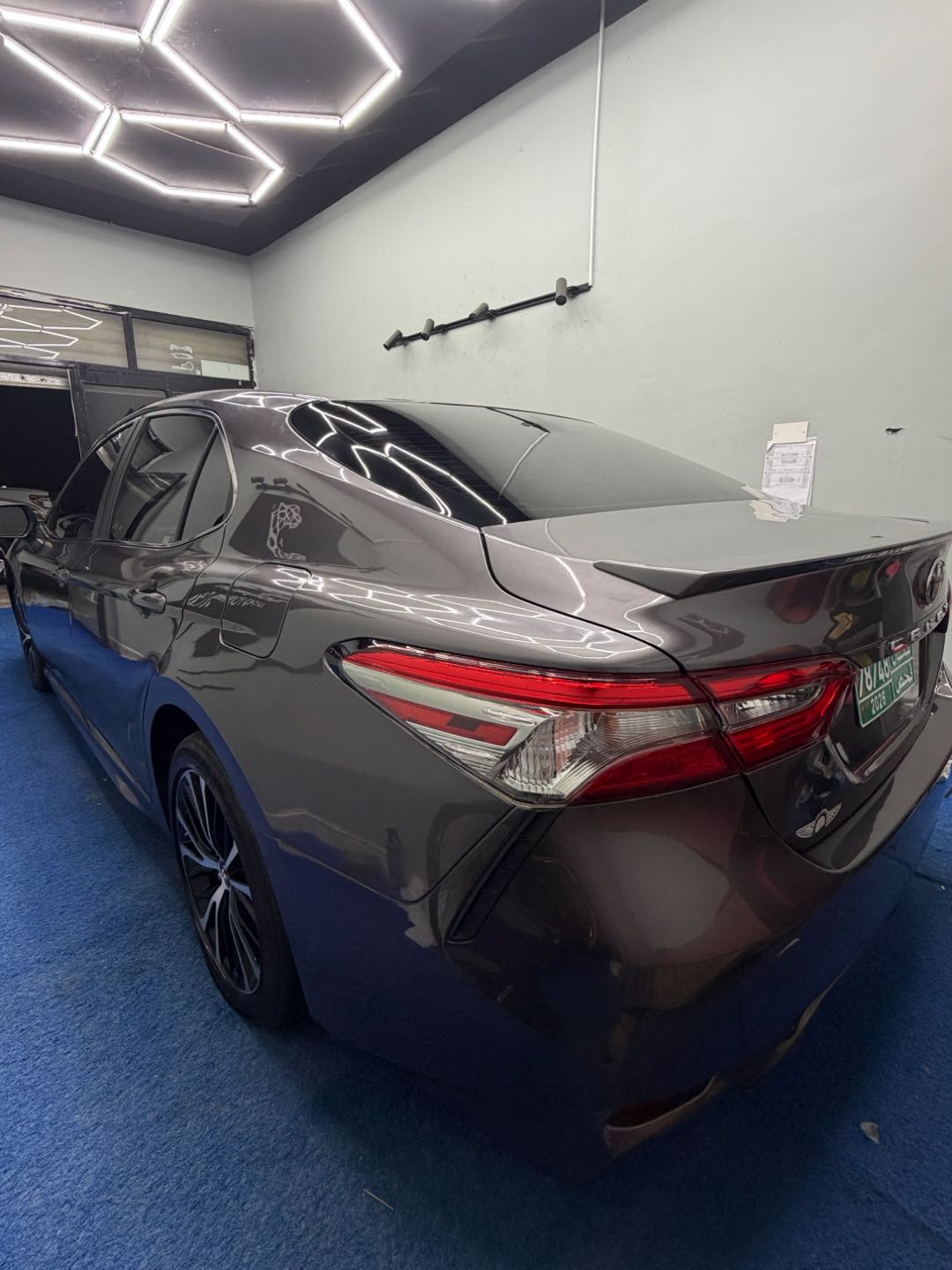 Car Image 2018 TOYOTA CAMRY SE
