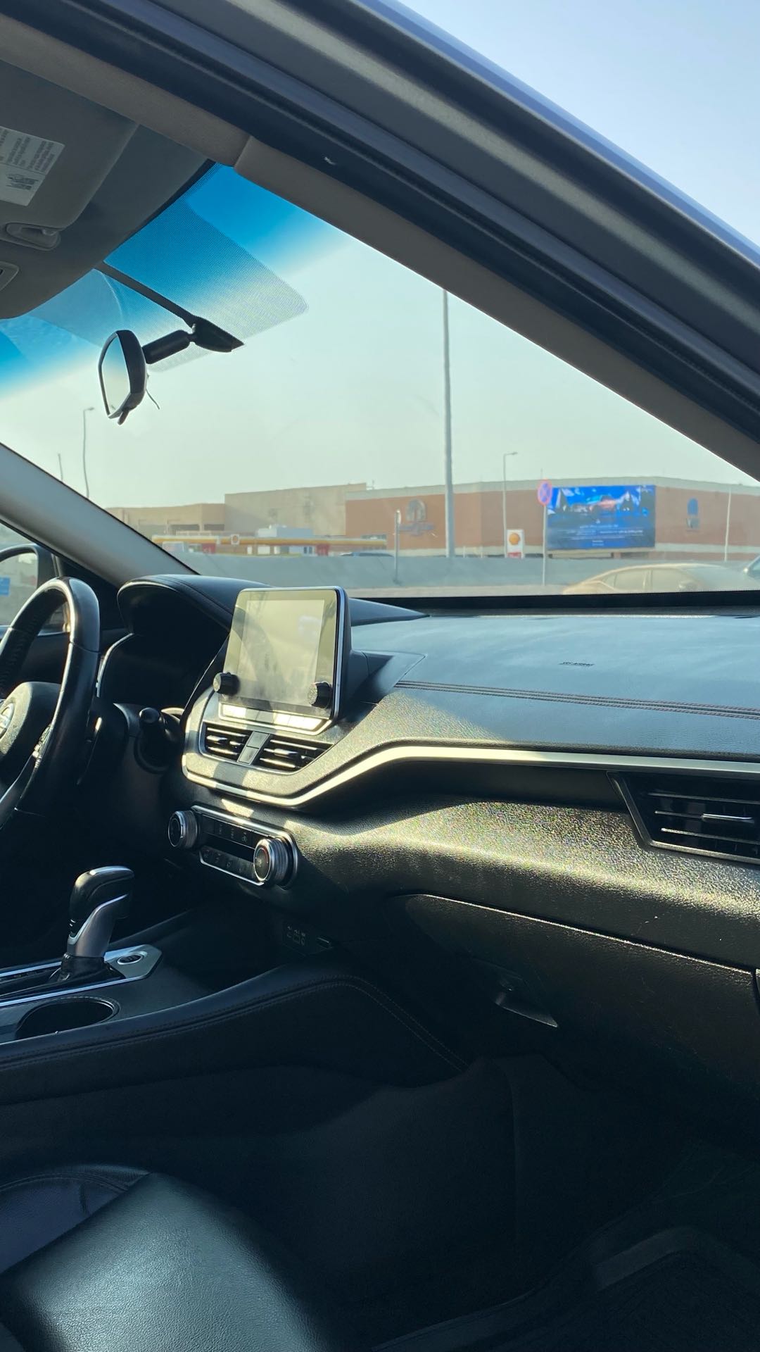 Car Image 2019 NISSAN ALTIMA SR