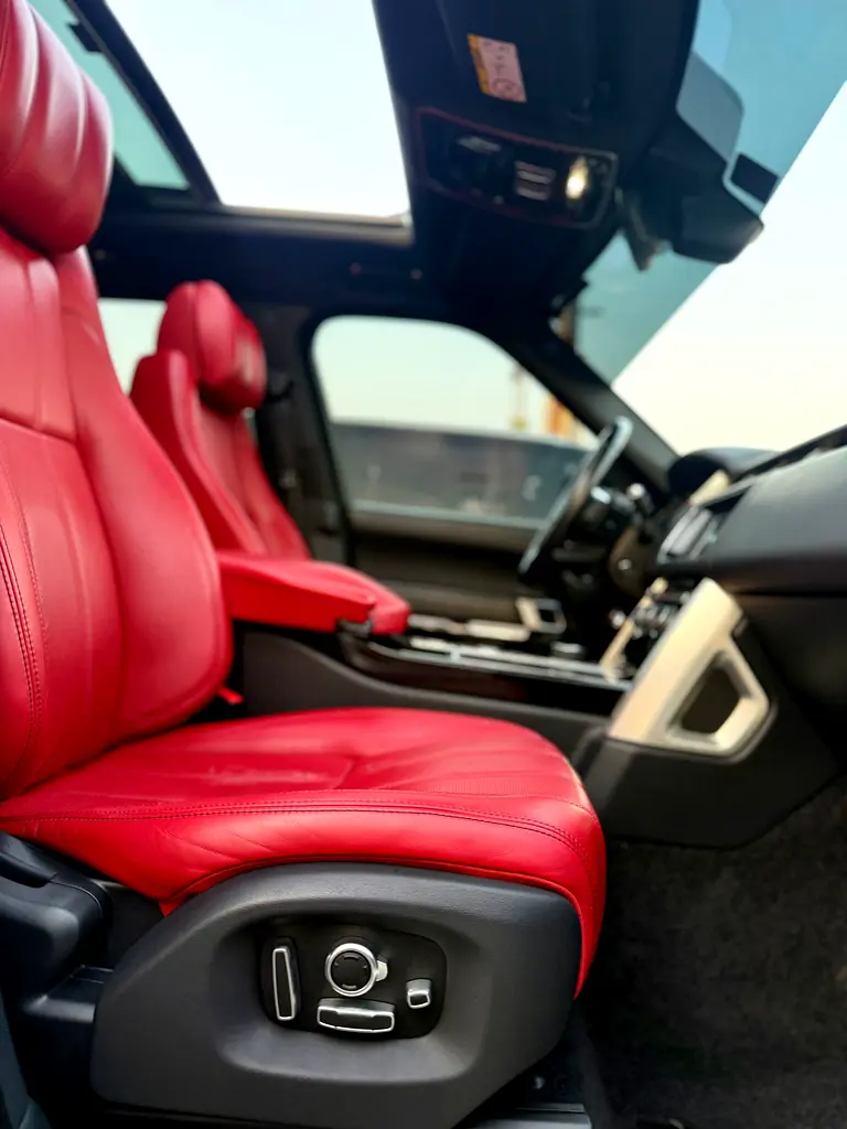 Car Image 2017 LAND ROVER VOGUE Supercharged