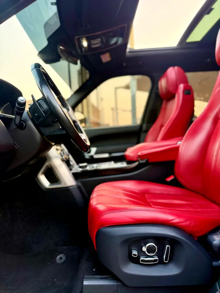 Car Image 2017 LAND ROVER VOGUE Supercharged