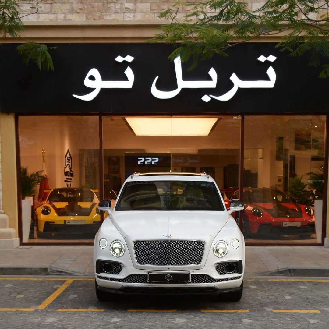 Car Image 2017 BENTLEY BENTAYGA Standard