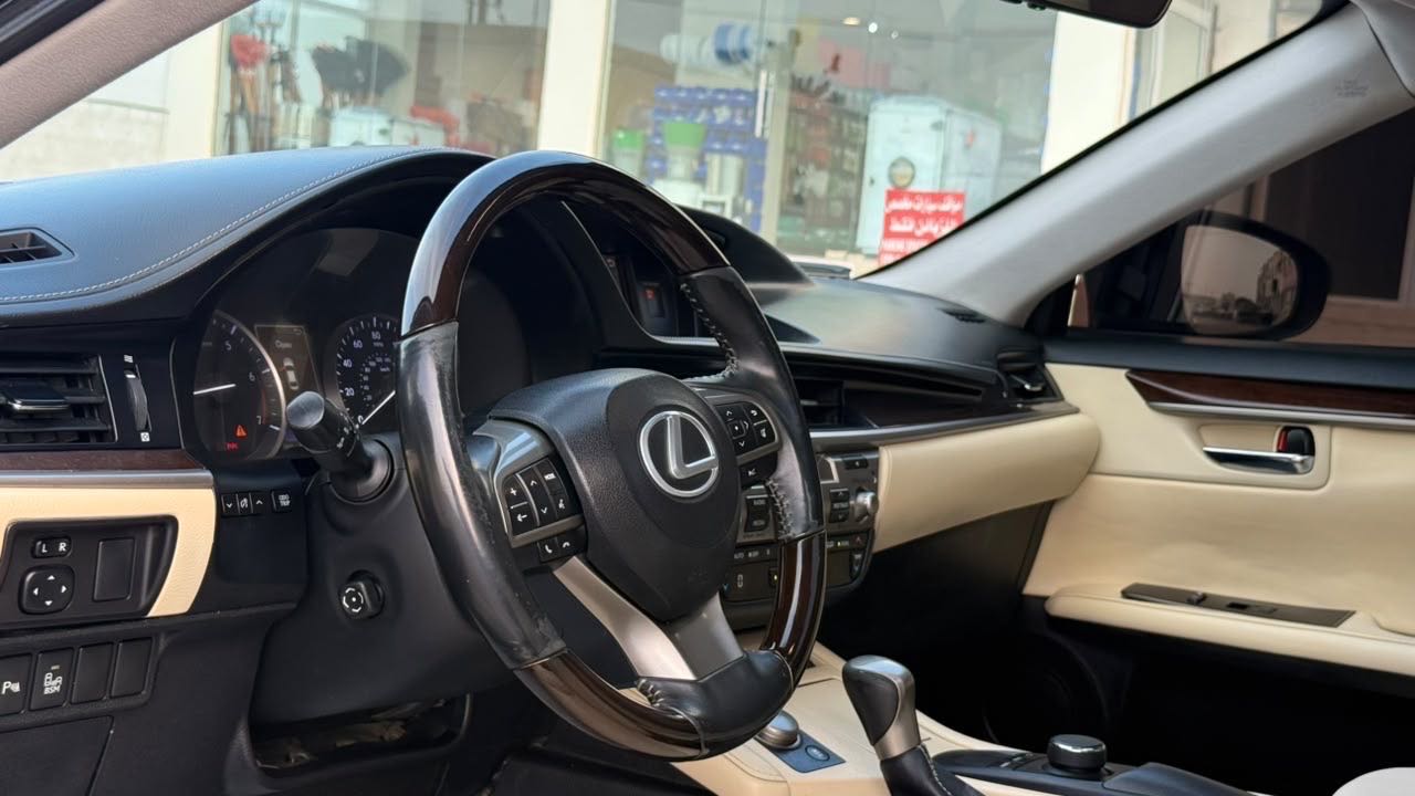 Car Image 2017 LEXUS ES 350