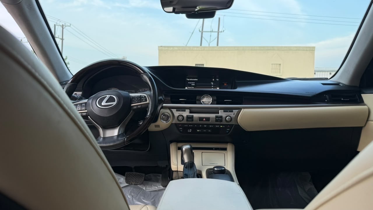 Car Image 2017 LEXUS ES 350