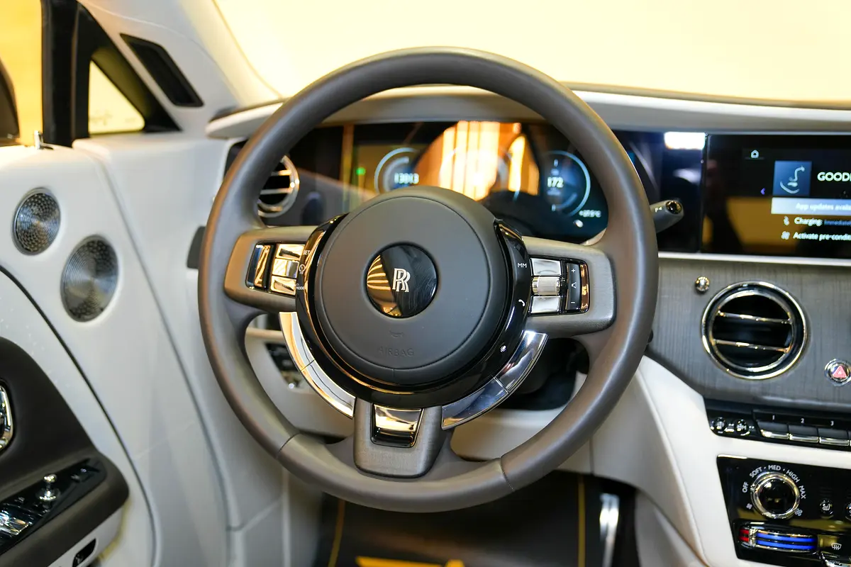 Car Image 2024 ROLLS ROYCE SPECTRE 
