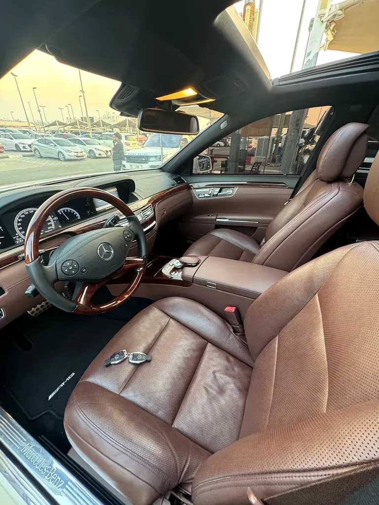 Car Image 2011 MERCEDES S Class 500