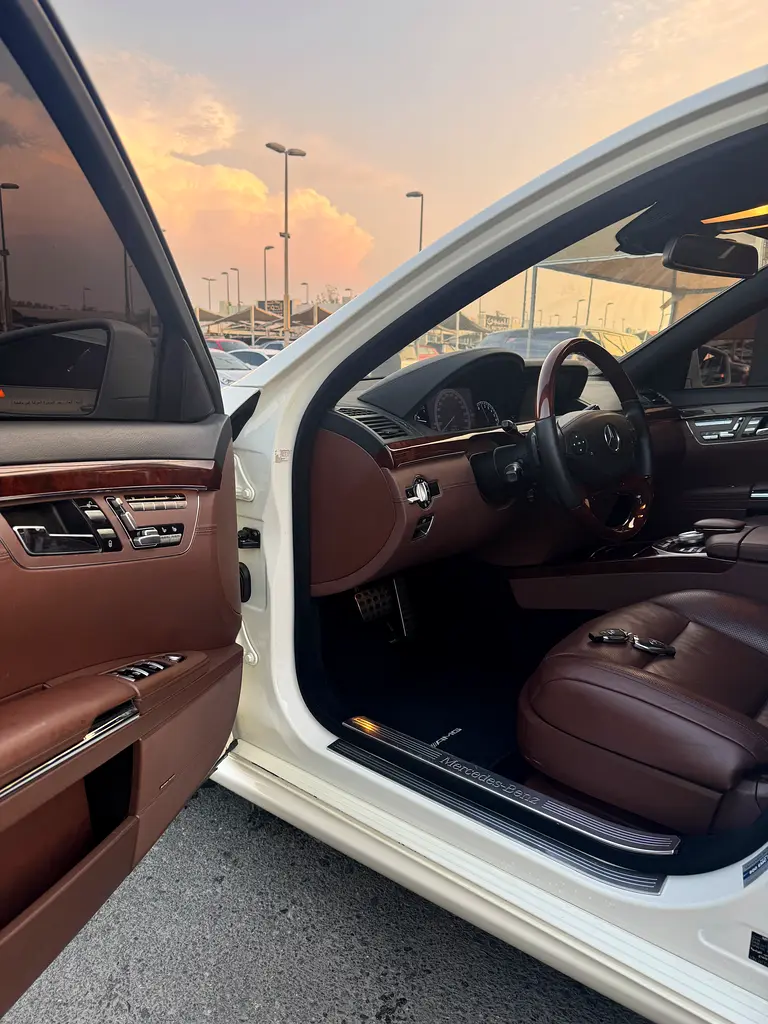 Car Image 2011 MERCEDES S Class 500