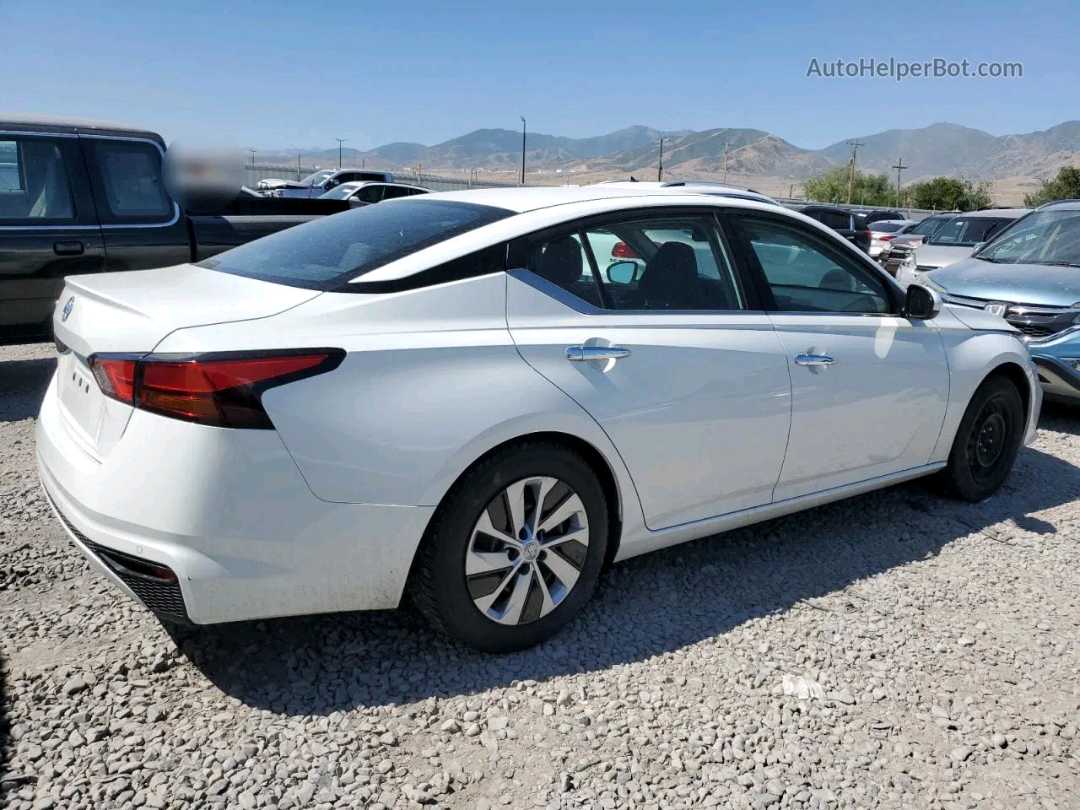 Car Image 2021 NISSAN ALTIMA S