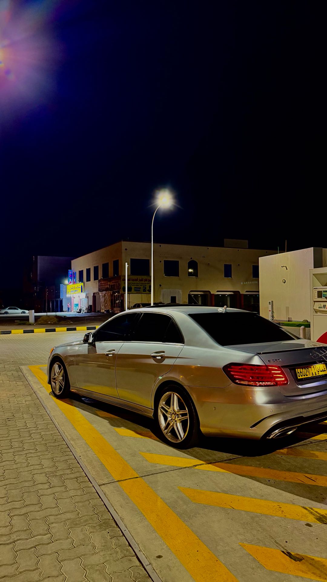 Car Image 2016 MERCEDES E Class 500