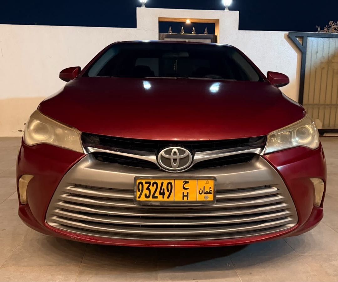 Car Image 2016 TOYOTA CAMRY LE