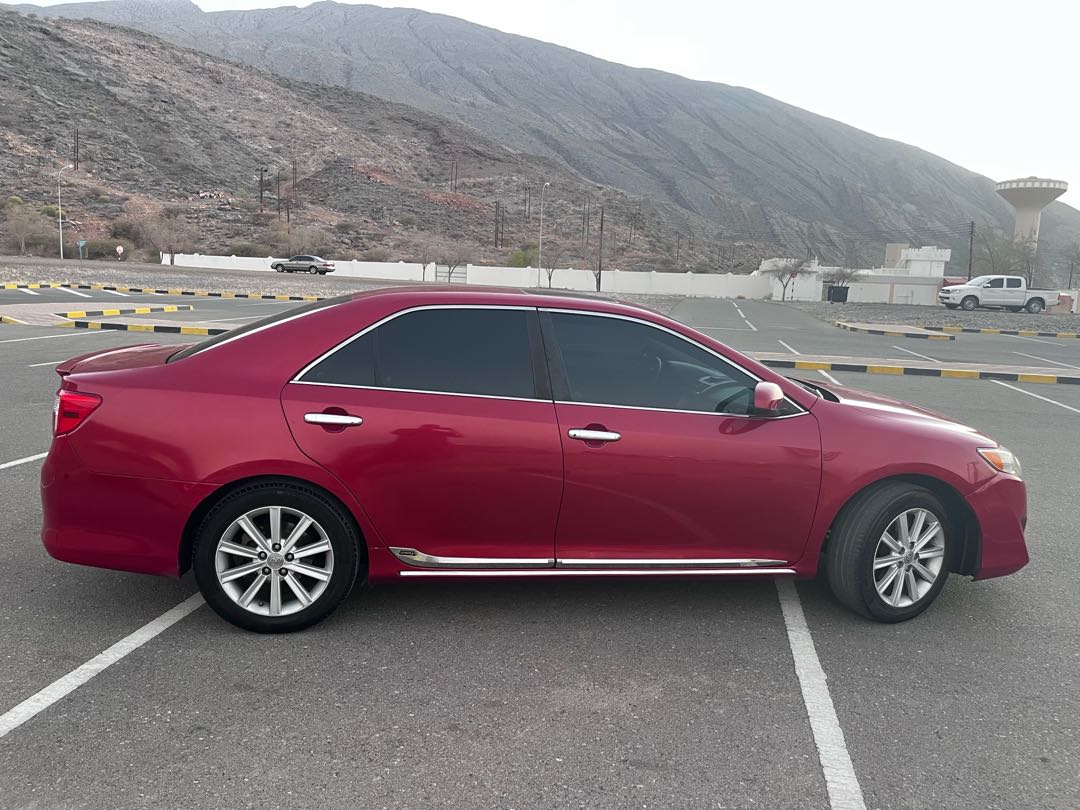Car Image 2014 TOYOTA CAMRY LE