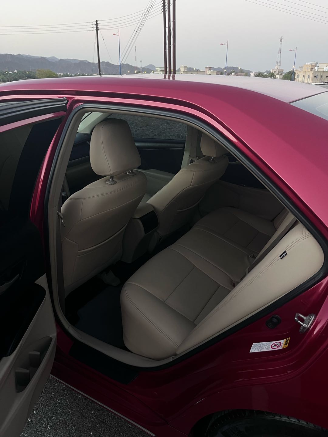 Car Image 2014 TOYOTA CAMRY LE