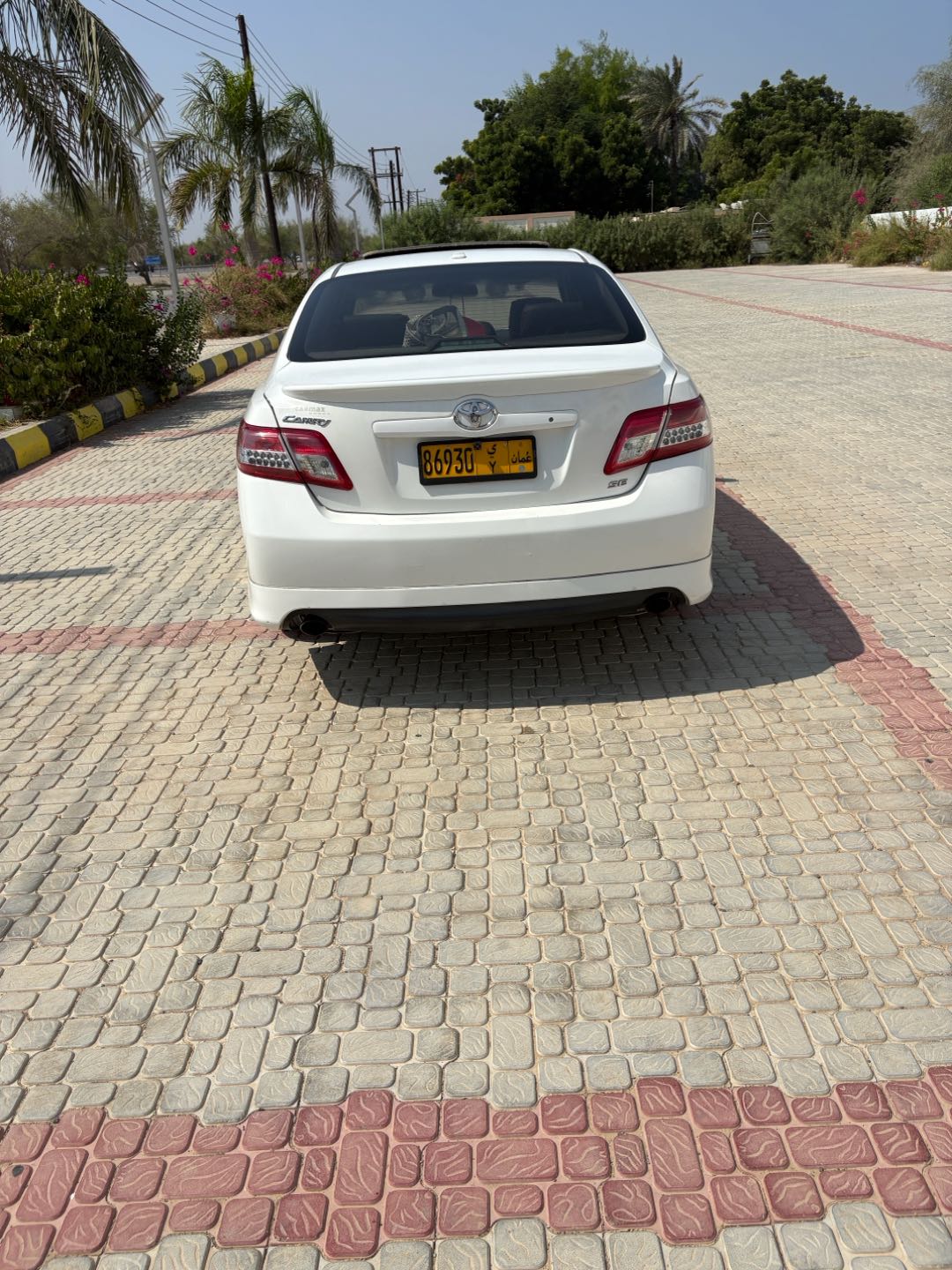 Car Image 2011 TOYOTA CAMRY SE