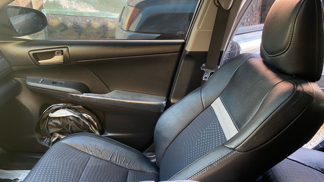 Car Image 2013 TOYOTA CAMRY SE