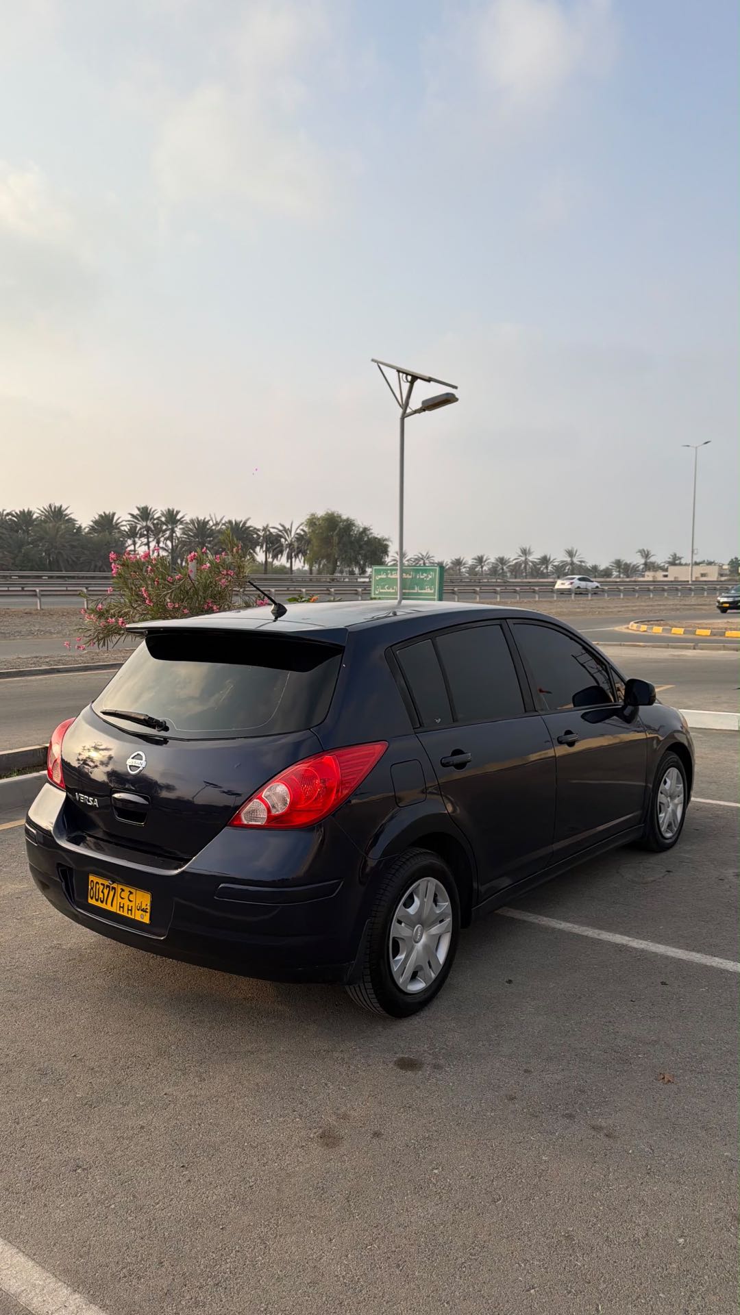 Car Image 2009 NISSAN VERSA SV