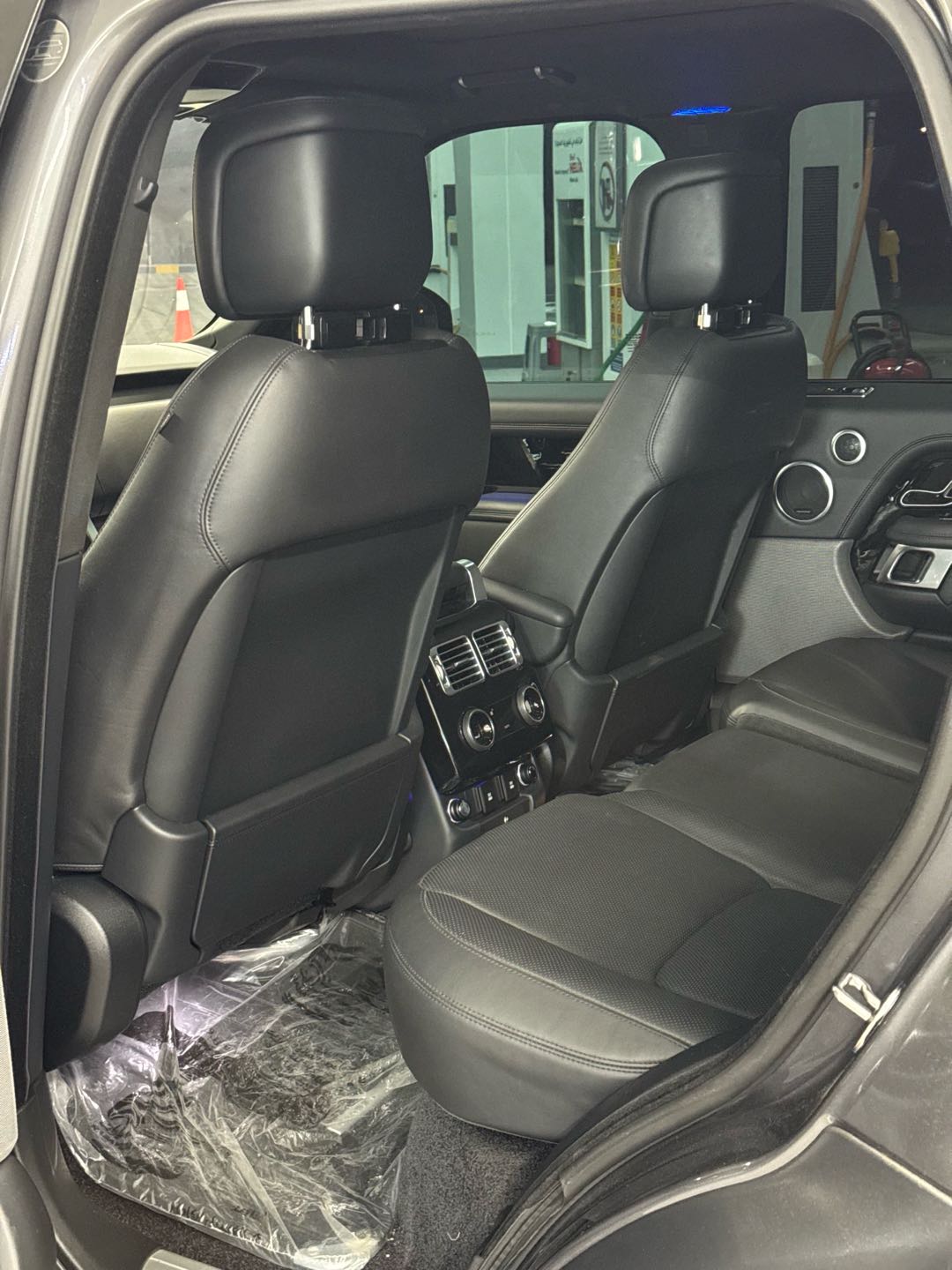 Car Image 2018 LAND ROVER VOGUE Autobiography