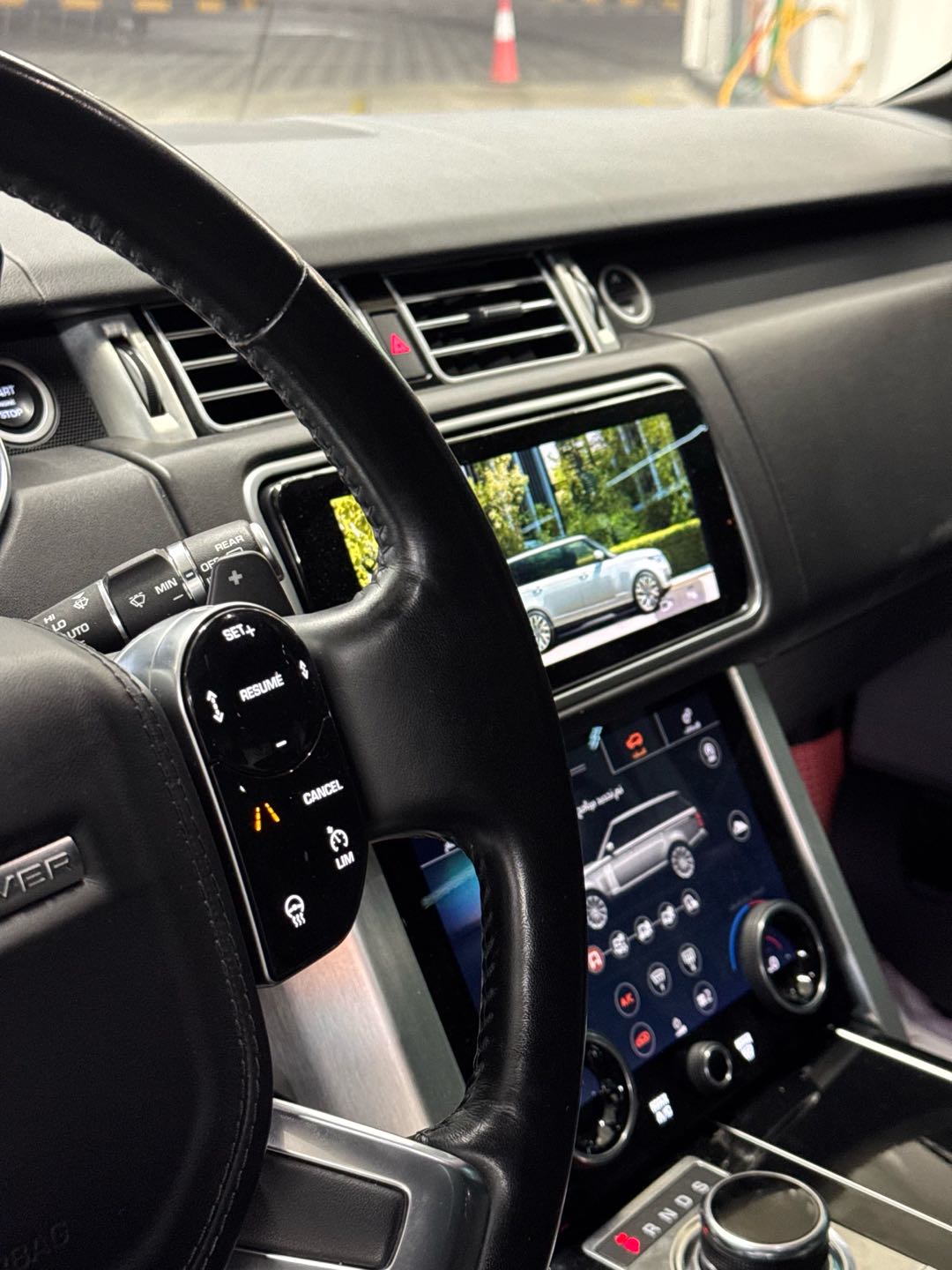 Car Image 2018 LAND ROVER VOGUE Autobiography