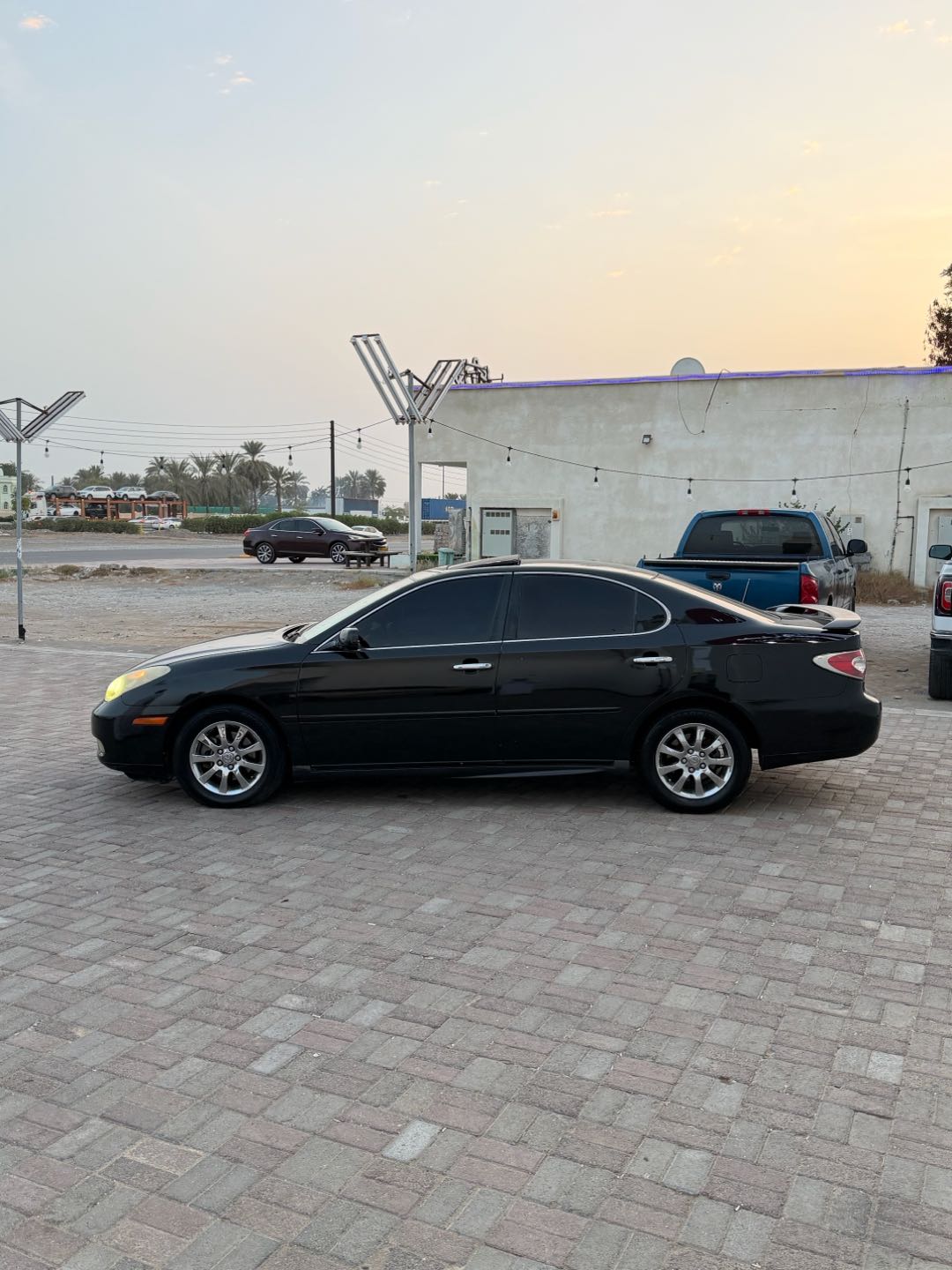 Car Image 2004 LEXUS ES 