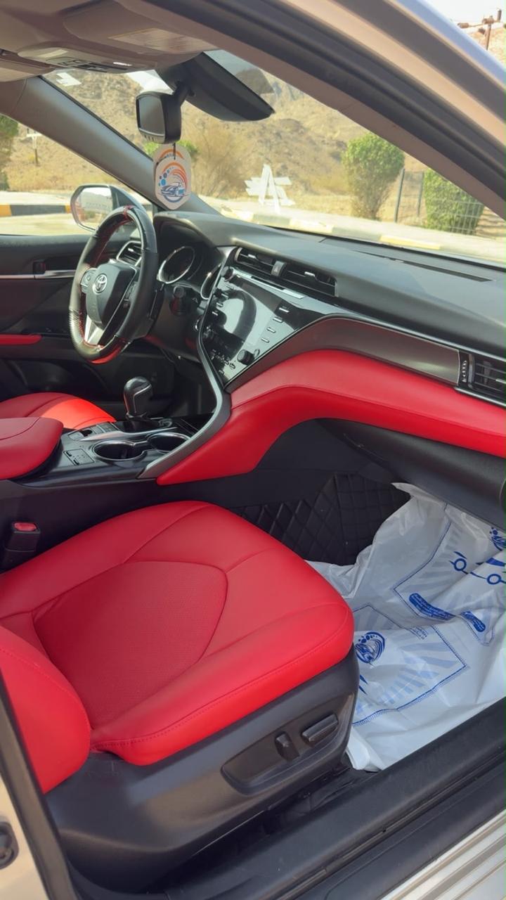 Car Image 2019 TOYOTA CAMRY XSE