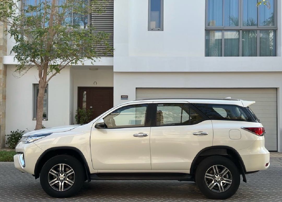 Car Image 2020 TOYOTA FORTUNER GX