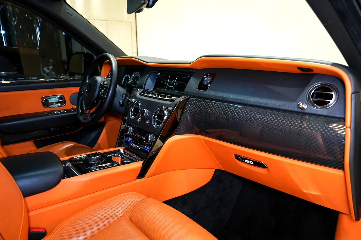 Car Image 2024 ROLLS ROYCE CULLINAN 