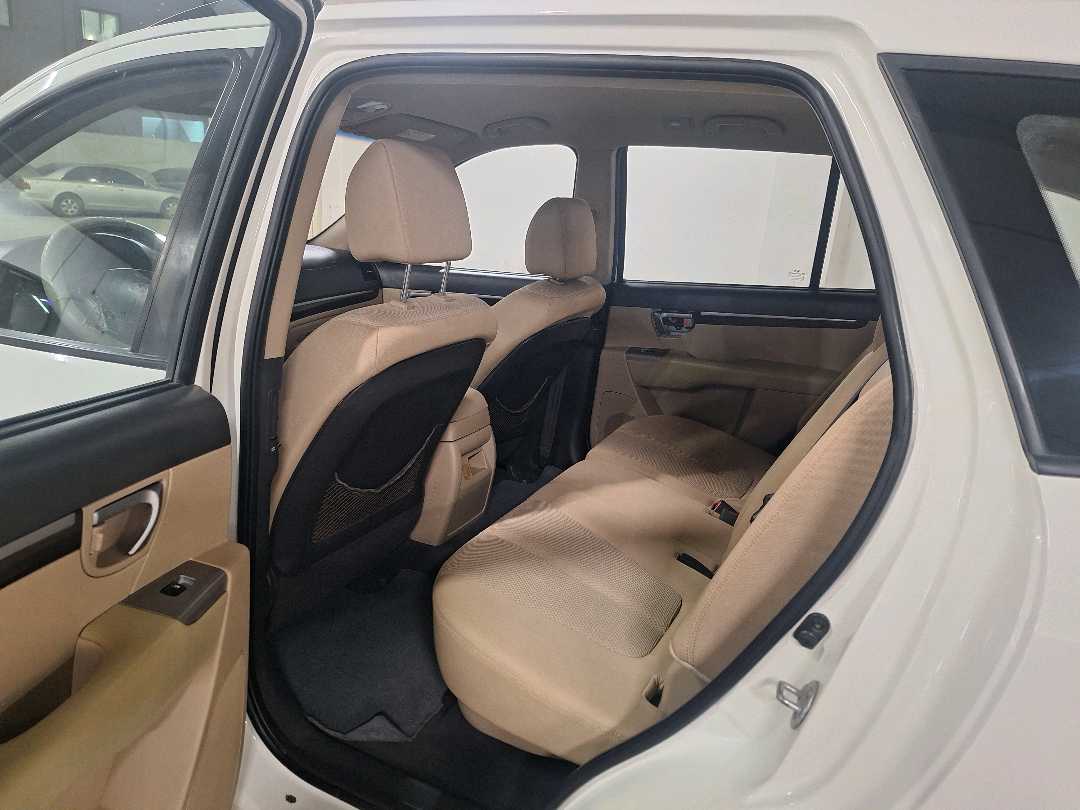 Car Image 2012 HYUNDAI SANTA FE GLS