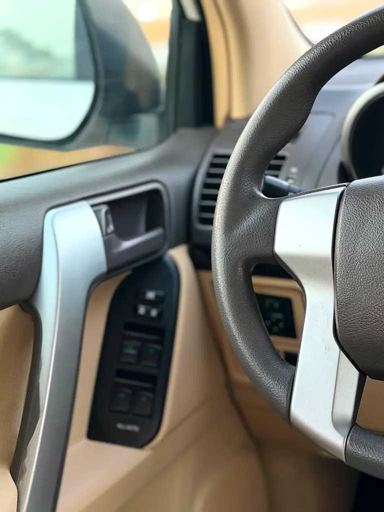 Car Image 2017 TOYOTA Prado TXL