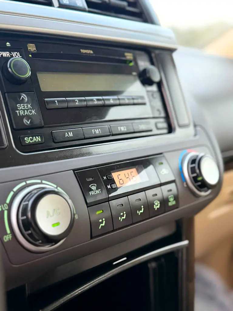 Car Image 2017 TOYOTA Prado TXL
