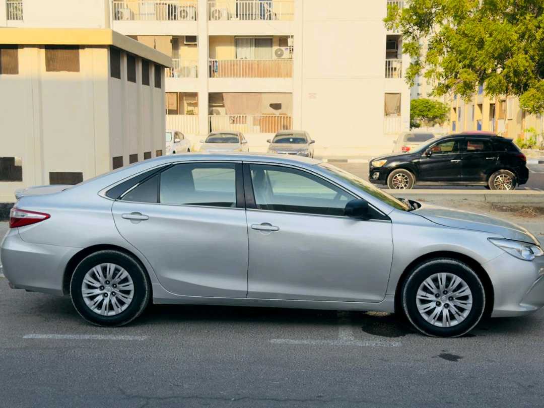 Car Image 2017 TOYOTA CAMRY GL