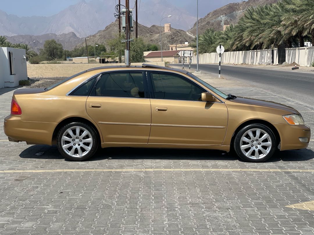 Car Image 2000 TOYOTA AVALON XLS