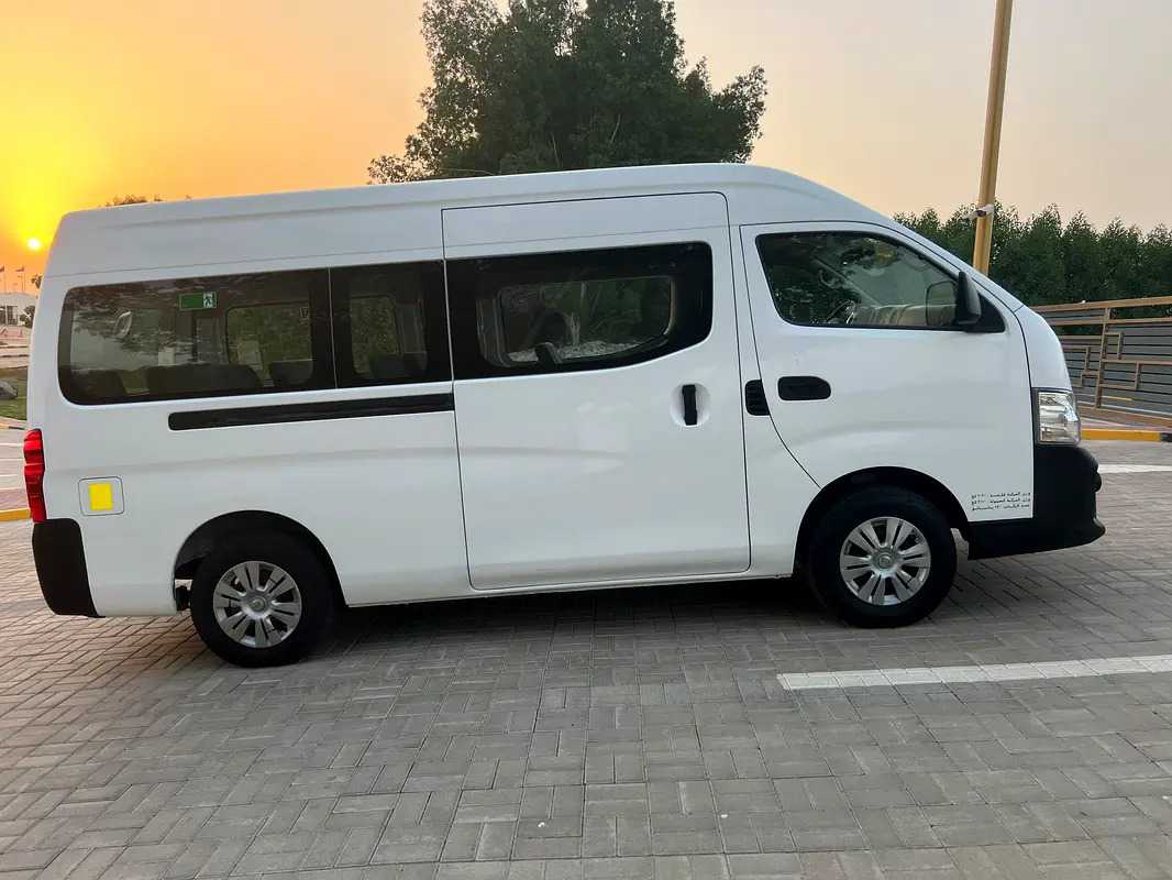 Car Image 2021 NISSAN URVAN NV350