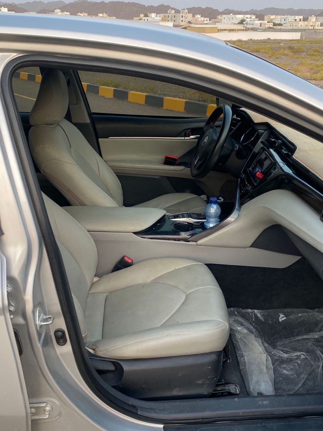 Car Image 2020 TOYOTA CAMRY LE