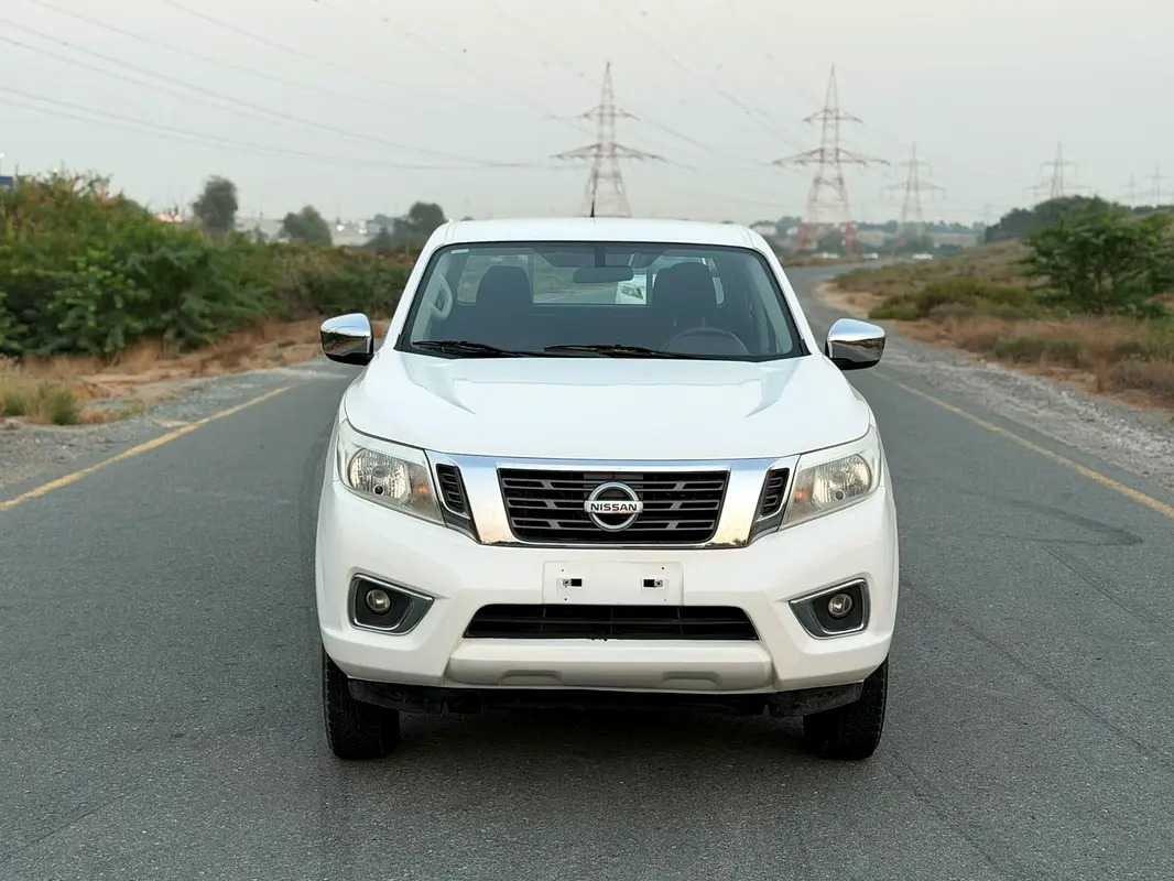 Car Image 2020 NISSAN NAVARA SE