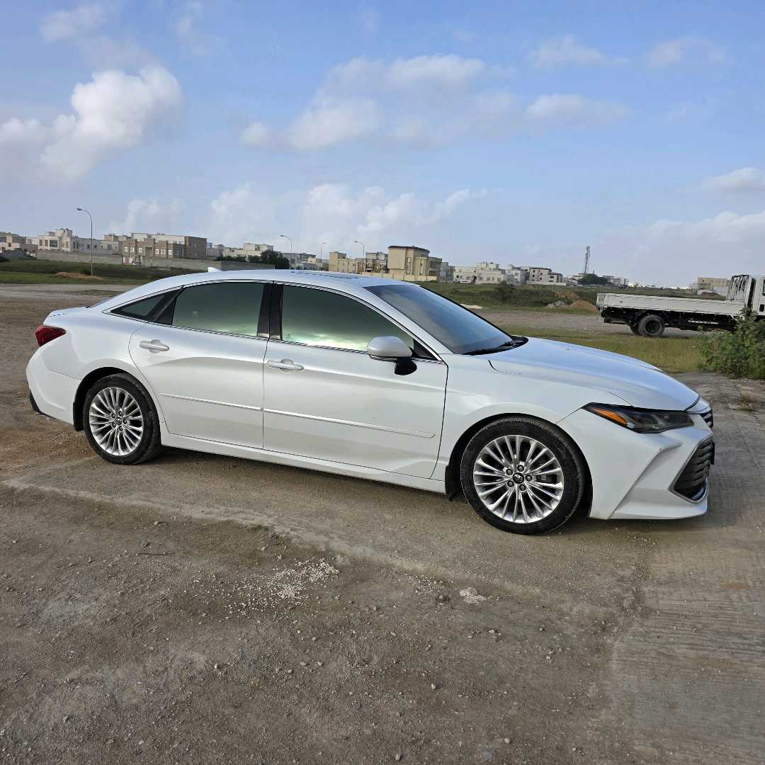 Car Image 2019 TOYOTA AVALON LIMITED