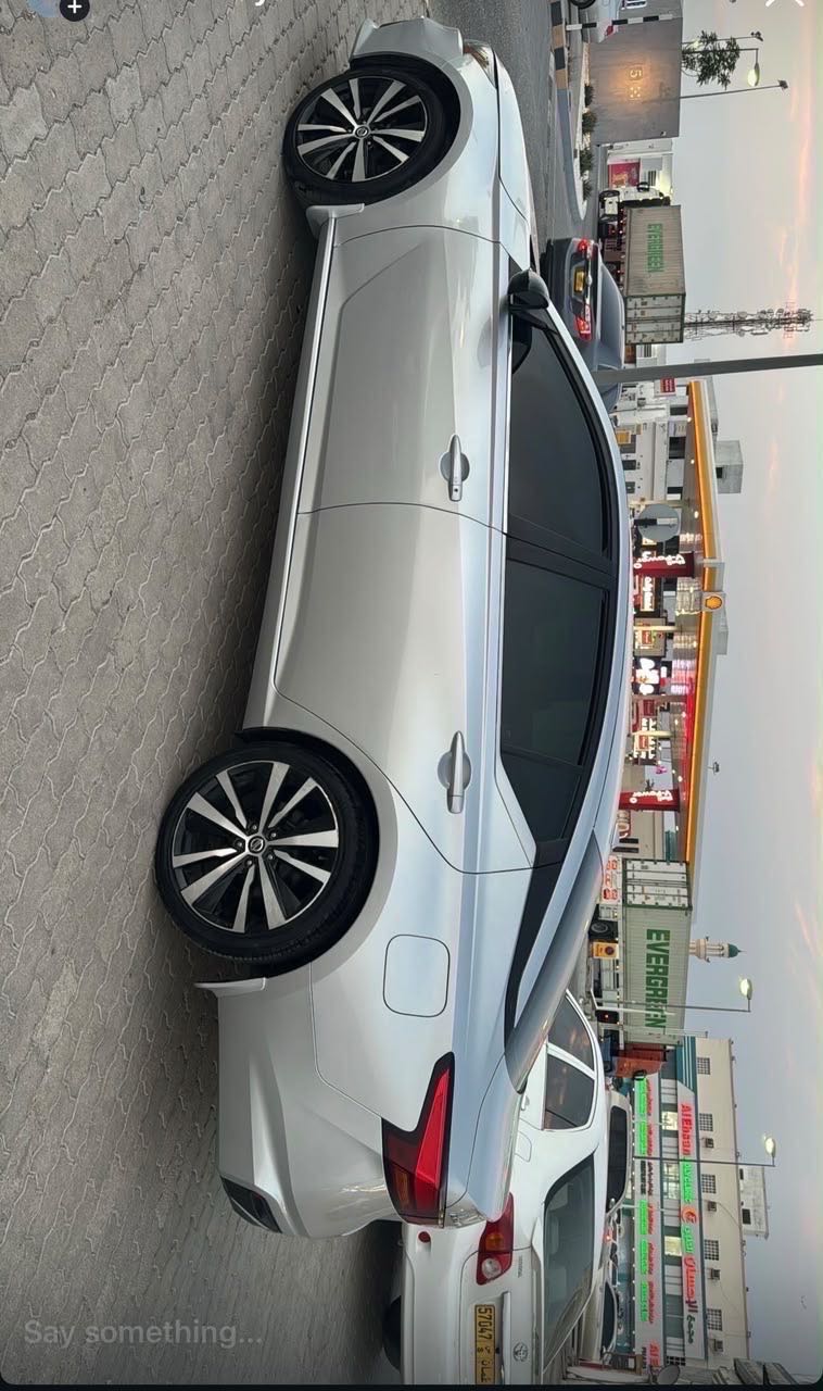 Car Image 2019 NISSAN ALTIMA SR