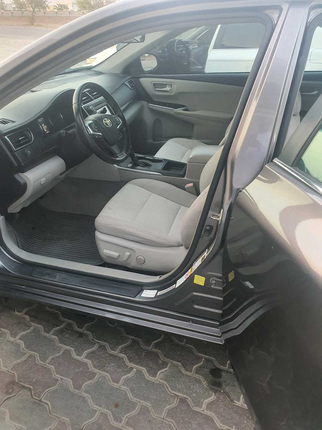 Car Image 2017 TOYOTA CAMRY LE