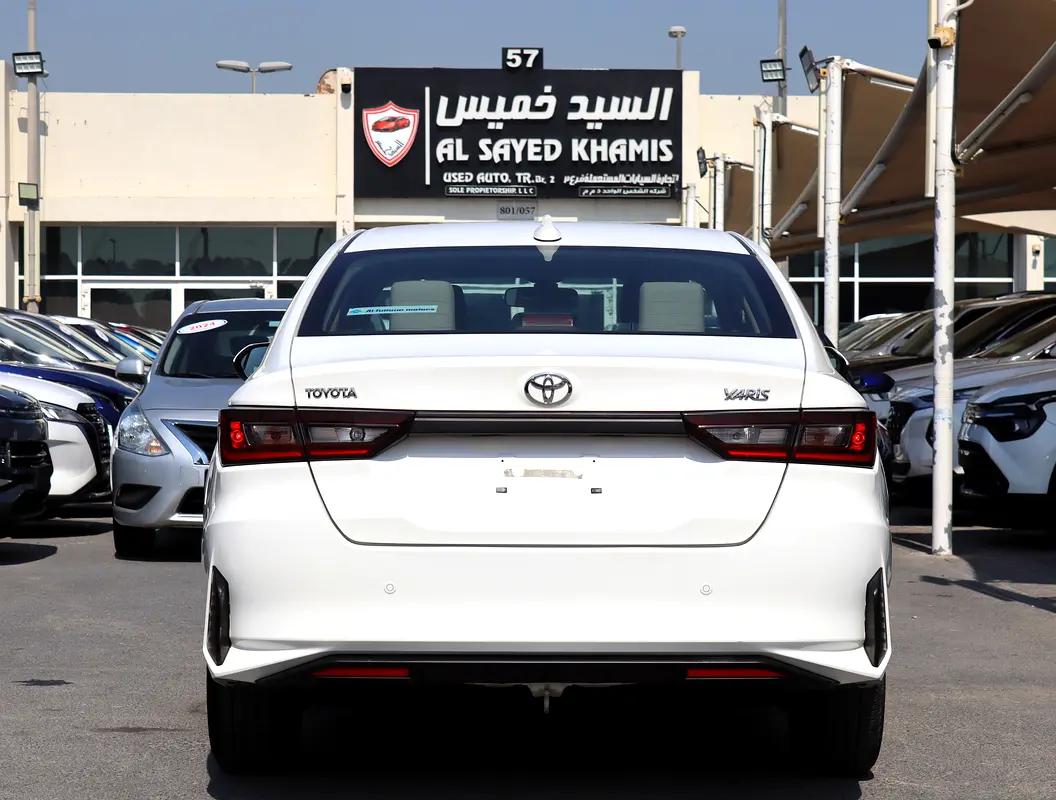 Car Image 2023 TOYOTA YARIS SE