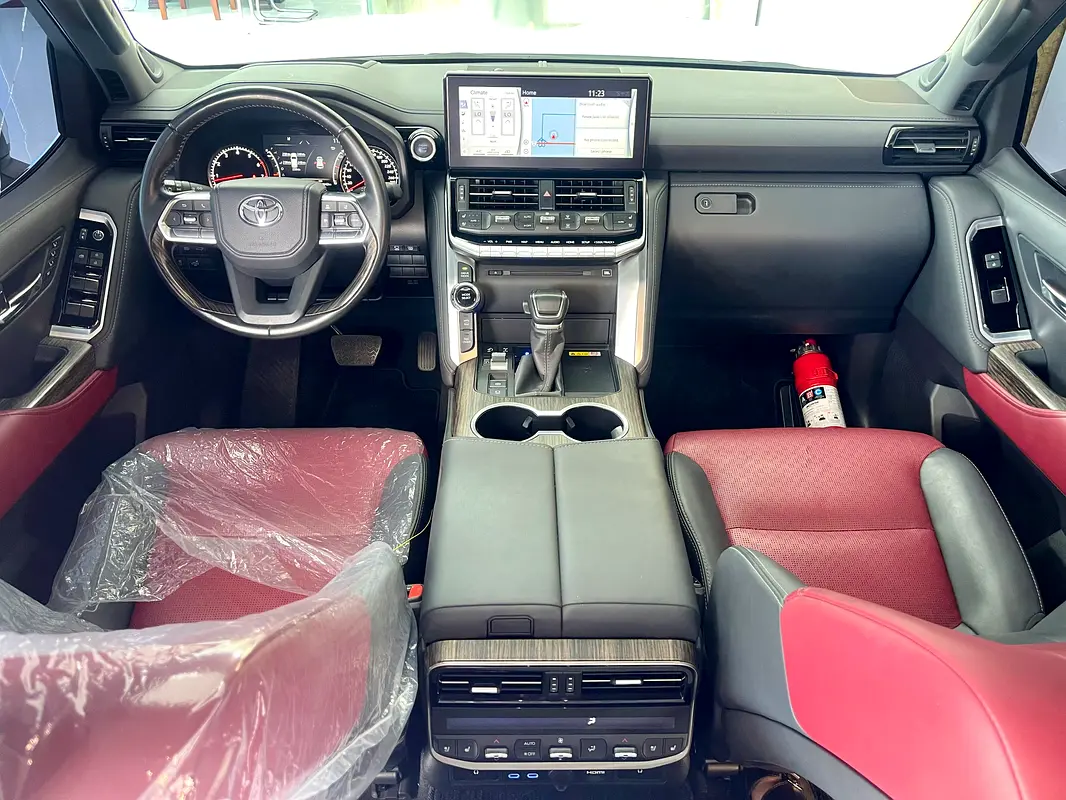 Car Image 2023 TOYOTA LAND CRUISER VX.R