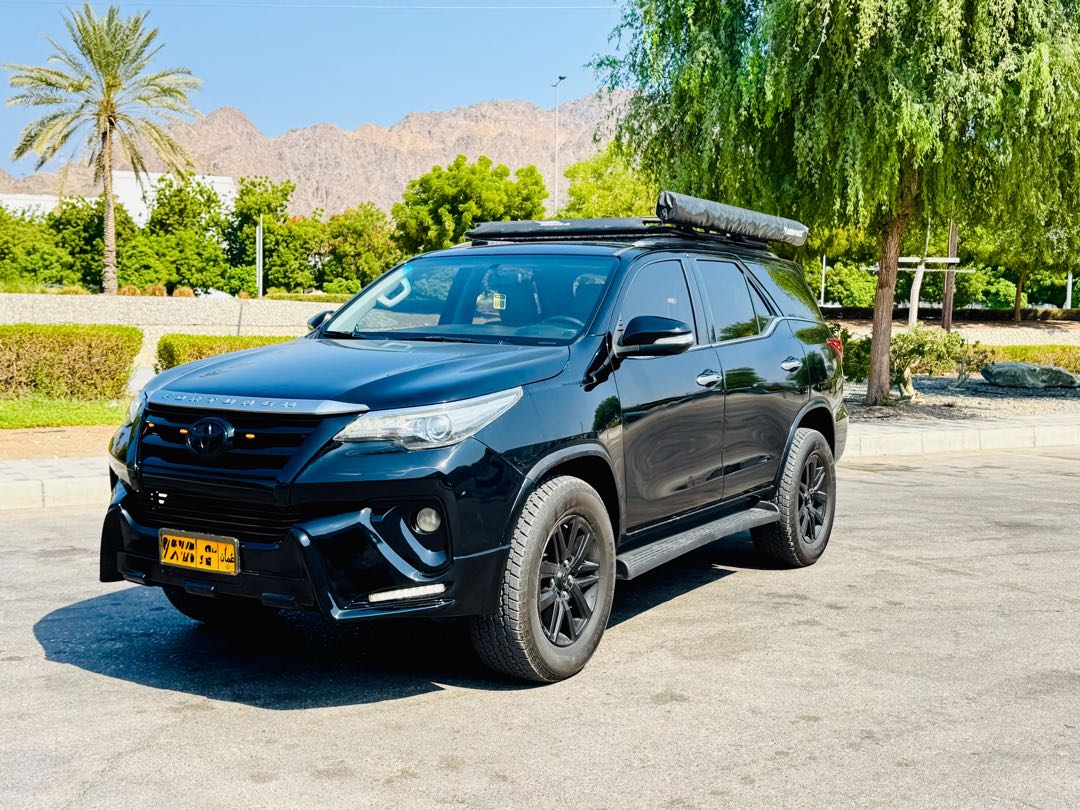 Car Image 2016 TOYOTA FORTUNER SR5