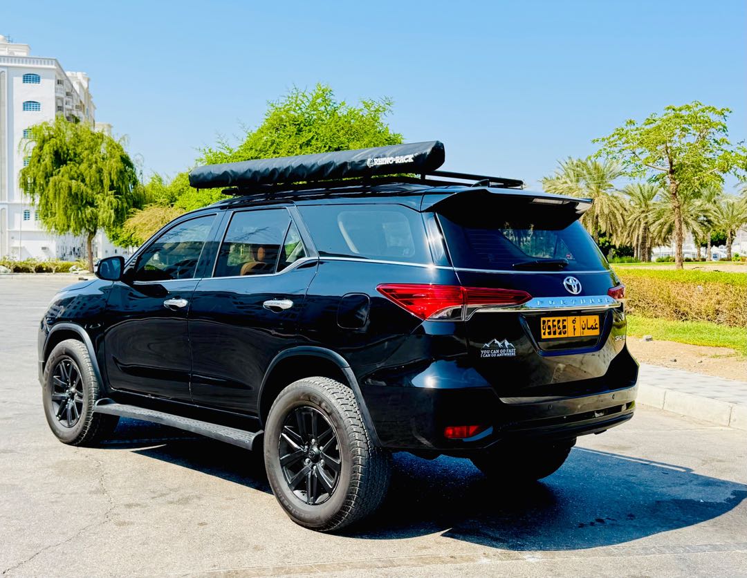 Car Image 2016 TOYOTA FORTUNER SR5