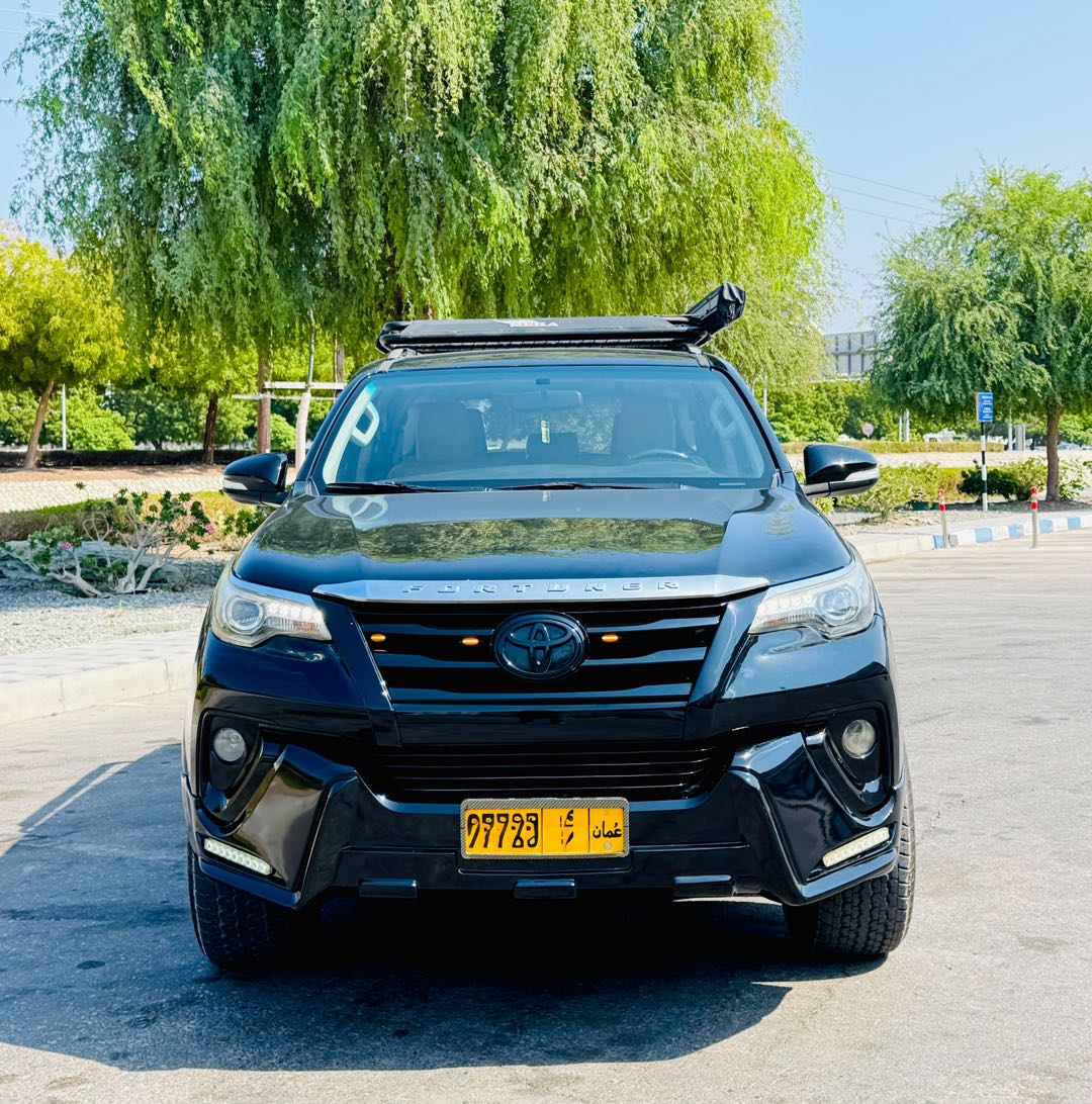 Car Image 2016 TOYOTA FORTUNER SR5